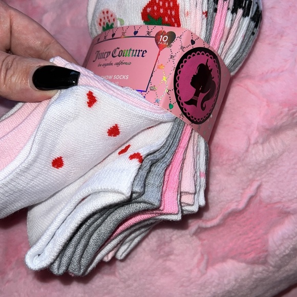 NWT🍓10 pairs Juicy Couture White and Pink strawberry No Show Socks - Picture 3 of 7